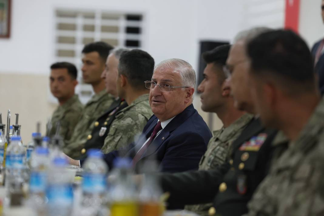 Bakan Güler KKTC'de Mehmetçikle bir araya geldi - Resim: 9